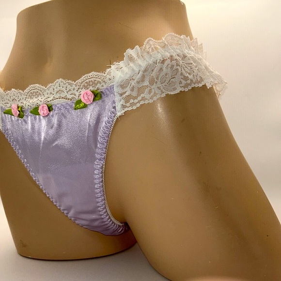 Coquette Girlie Lavender Silky‎ Satin Lace & Rosettes Feminine Thong Panties NWT - Picture 8 of 12